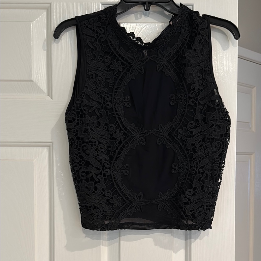 Willow-Root Chic Black Lace Sleeveless Blouse M